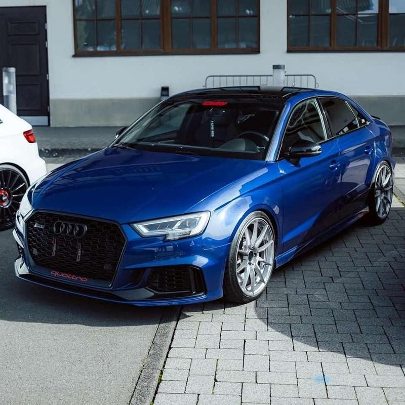 Blau Gebraucht 2018 Audi RS3 Kleinwagen | 55.250 € - Bild 1/4