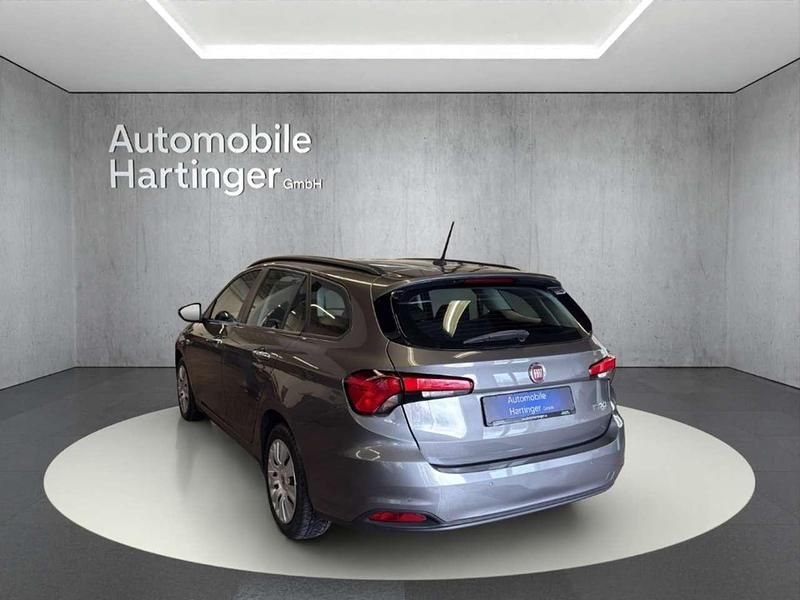 Gebraucht Fiat Tipo Easy 120 PS (88 kW) 2017 Grau Kombi