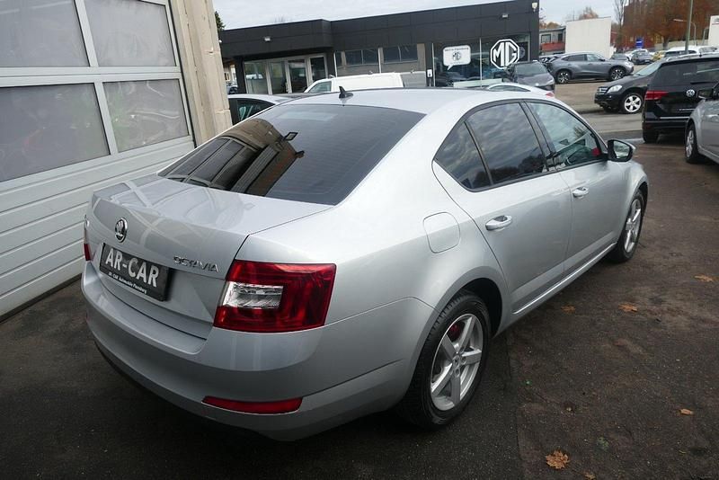 Gebraucht Skoda Octavia 110 PS (80 kW) 2015 Silber Limousine
