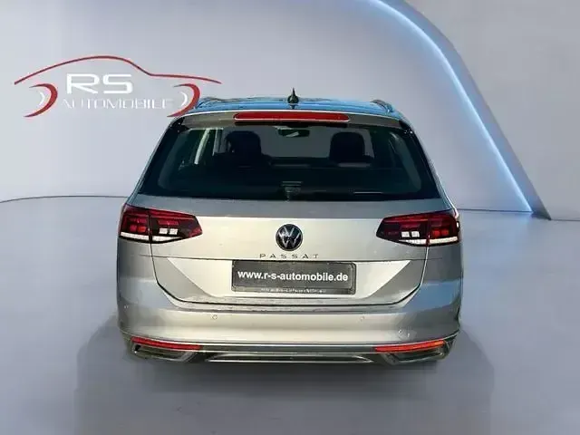 Gebraucht VW Passat Elegance 150 PS (110 kW) 2021 Andere Kombi