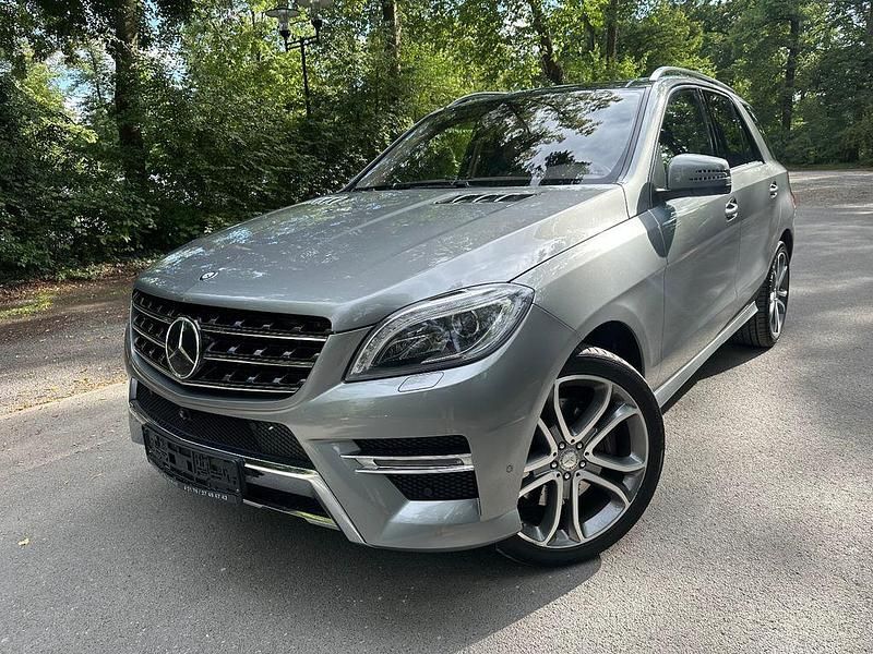 Silber Gebraucht 2015 Mercedes ML350 AMG line SUV | 32.490 € (Teuer) - Bild 1/4