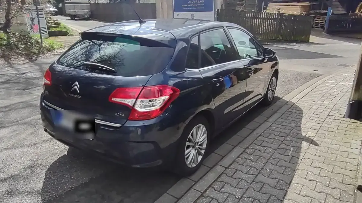 Gebraucht Citroën C4 Tendance 111 PS (81 kW) 2011 Blau Limousine