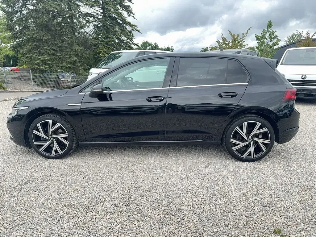 Gebraucht VW Golf VIII Style 190 PS (139 kW) 2022 Deep black perleffekt Limousine