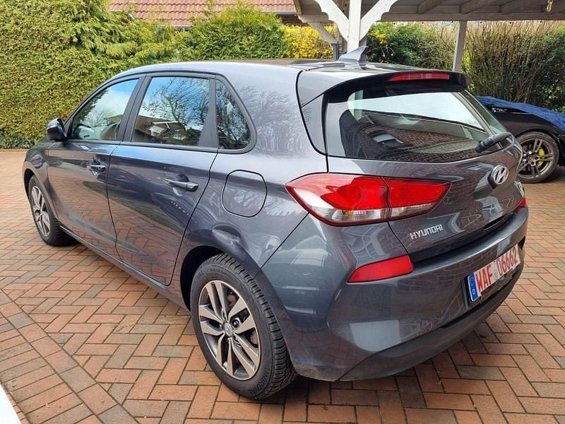 Gebraucht Hyundai i30 116 PS (85 kW) 2020 Grau Limousine