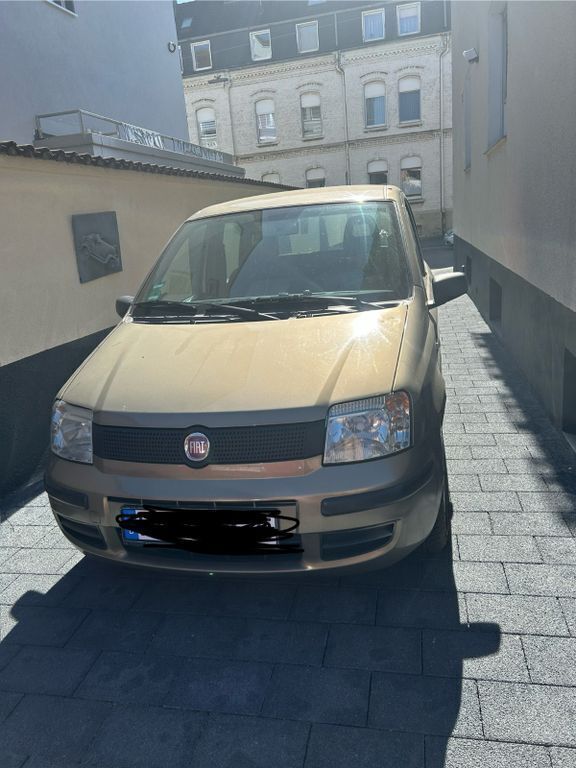 Grau Gebraucht 2009 Fiat Panda Kleinwagen | 1.699 € (Fairer Preis) - Bild 1/4