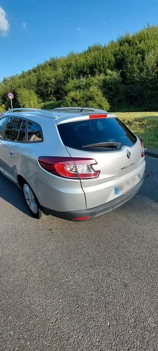 Gebraucht Renault Mégane GrandTour LIMITED 110 PS (80 kW) 2015 Silber Kombi