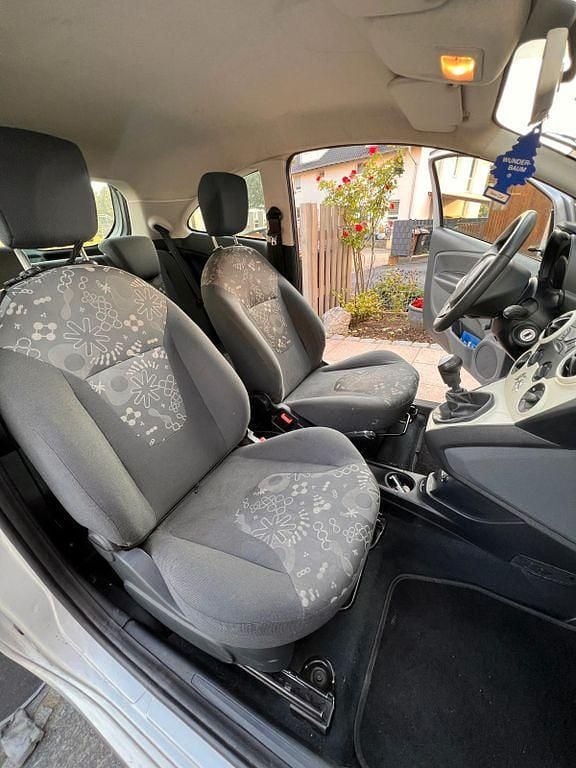 Gebraucht Ford Ka Trend 69 PS (50 kW) 2009 Silber Kleinwagen