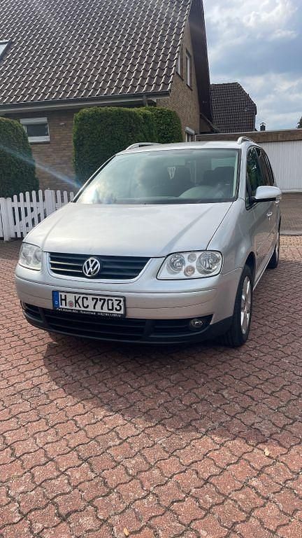 Silber Gebraucht 2005 VW Touran Van / Kleinbus | 2.500 € (Fairer Preis) - Bild 1/4