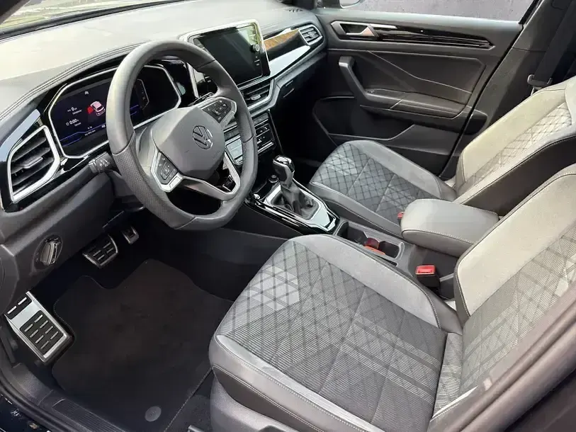 Usata VW T-Roc R-line 150 CV (110 kW) 2025 Nero SUV