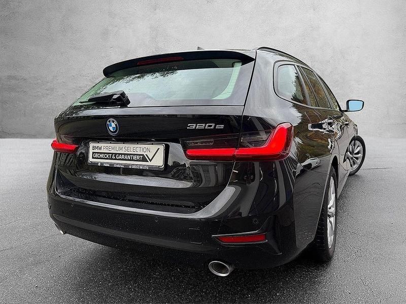 Gebraucht BMW 320e 204 PS (150 kW) 2022 Schwarz Kombi