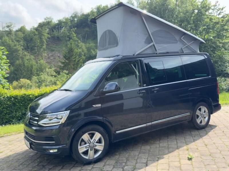 Blau Gebraucht 2016 VW Multivan Van / Kleinbus | 54.980 € - Bild 1/4