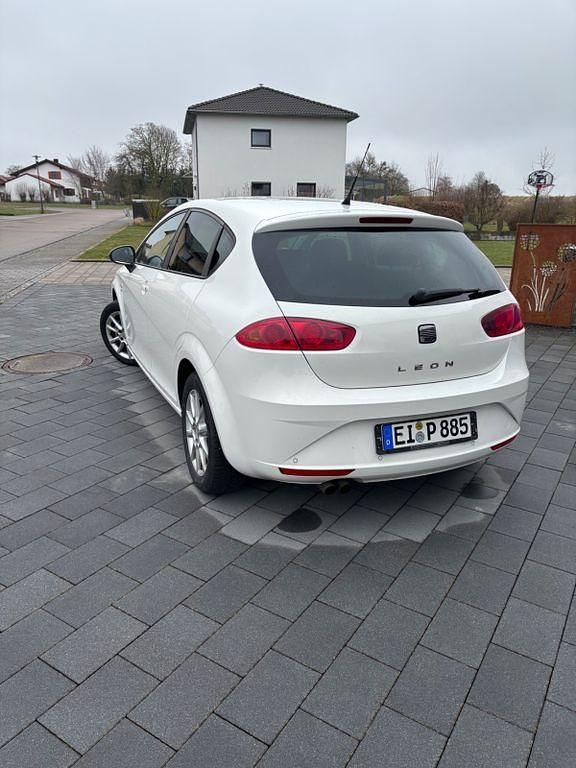 Gebraucht Seat Leon Style 125 PS (91 kW) 2009 Weiß Kleinwagen