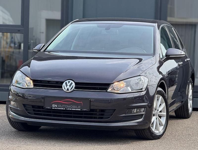 Grau Gebraucht 2015 VW Golf VII LOUNGE Limousine | 13.490 € (Fairer Preis) - Bild 1/4