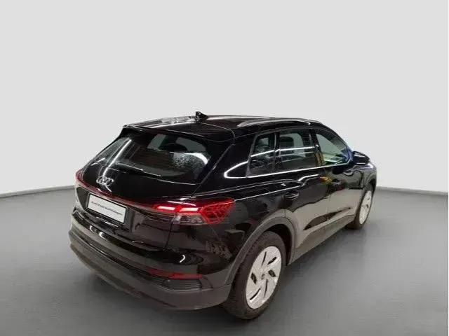 Używany Audi Q4 e-tron Ambiente 210 kW (286 KM) 2025 Czarny SUV