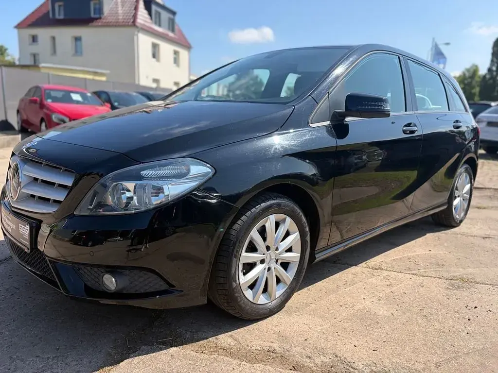 Gebraucht Mercedes B200 136 PS (100 kW) 2014 Schwarz Kleinwagen