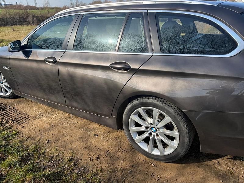 Gebraucht BMW 535 313 PS (230 kW) 2012 Braun Kombi