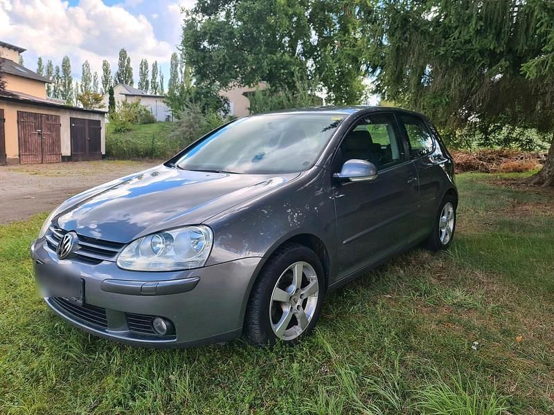 Grau Gebraucht 2007 VW Golf V Limousine | 1.900 € (Guter Preis) - Bild 1/4
