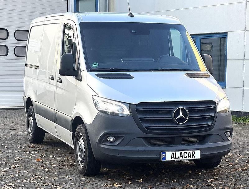 Gebraucht Mercedes Sprinter 143 PS (105 kW) 2019 Silber Van