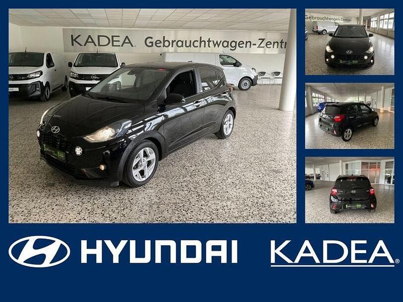 Phantom black / met (metallic) Gebraucht 2021 Hyundai i10 Style Kleinwagen | 15.390 € (Fairer Preis) - Bild 1/4