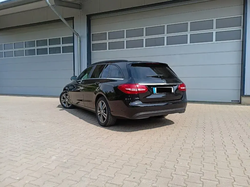 Gebraucht Mercedes C200 136 PS (100 kW) 2015 Schwarz Limousine
