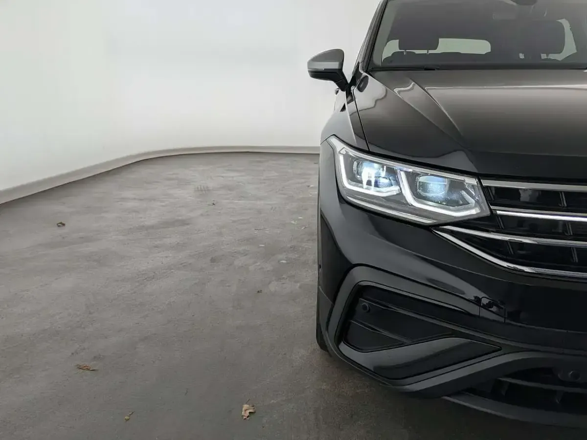Gebraucht VW Tiguan Allspace Life 200 PS (147 kW) 2024 Deep black SUV