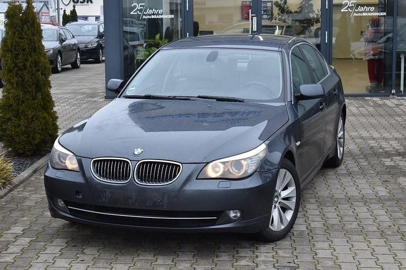 Grau Gebraucht 2009 BMW 525 Sport Line Limousine | 3.980 € (Superpreis) - Bild 1/4