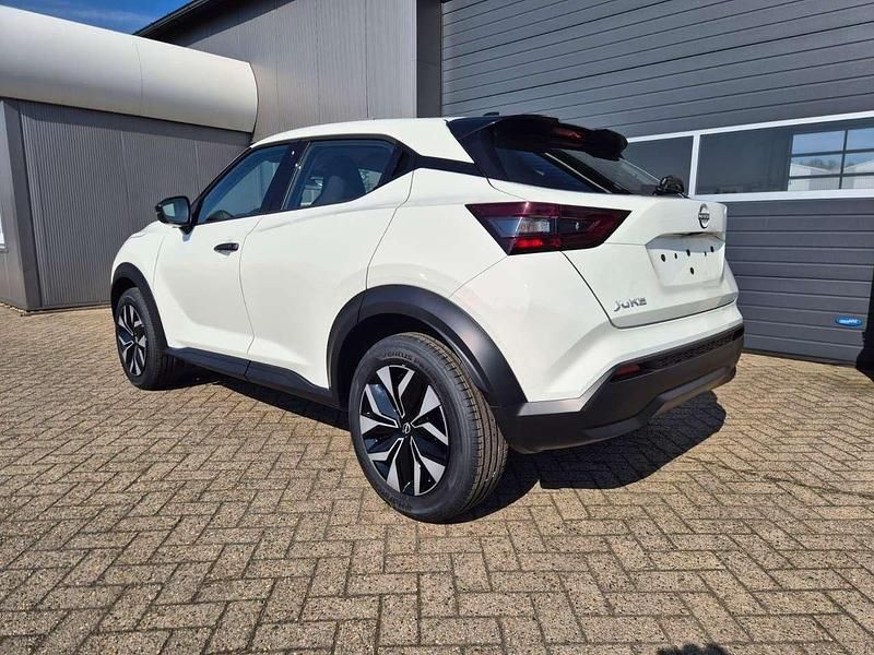 Neu Nissan Juke Acenta 114 PS (83 kW) 2026 Solid white SUV