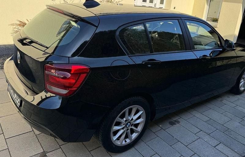 Gebraucht BMW 114 102 PS (75 kW) 2012 Schwarz Kleinwagen