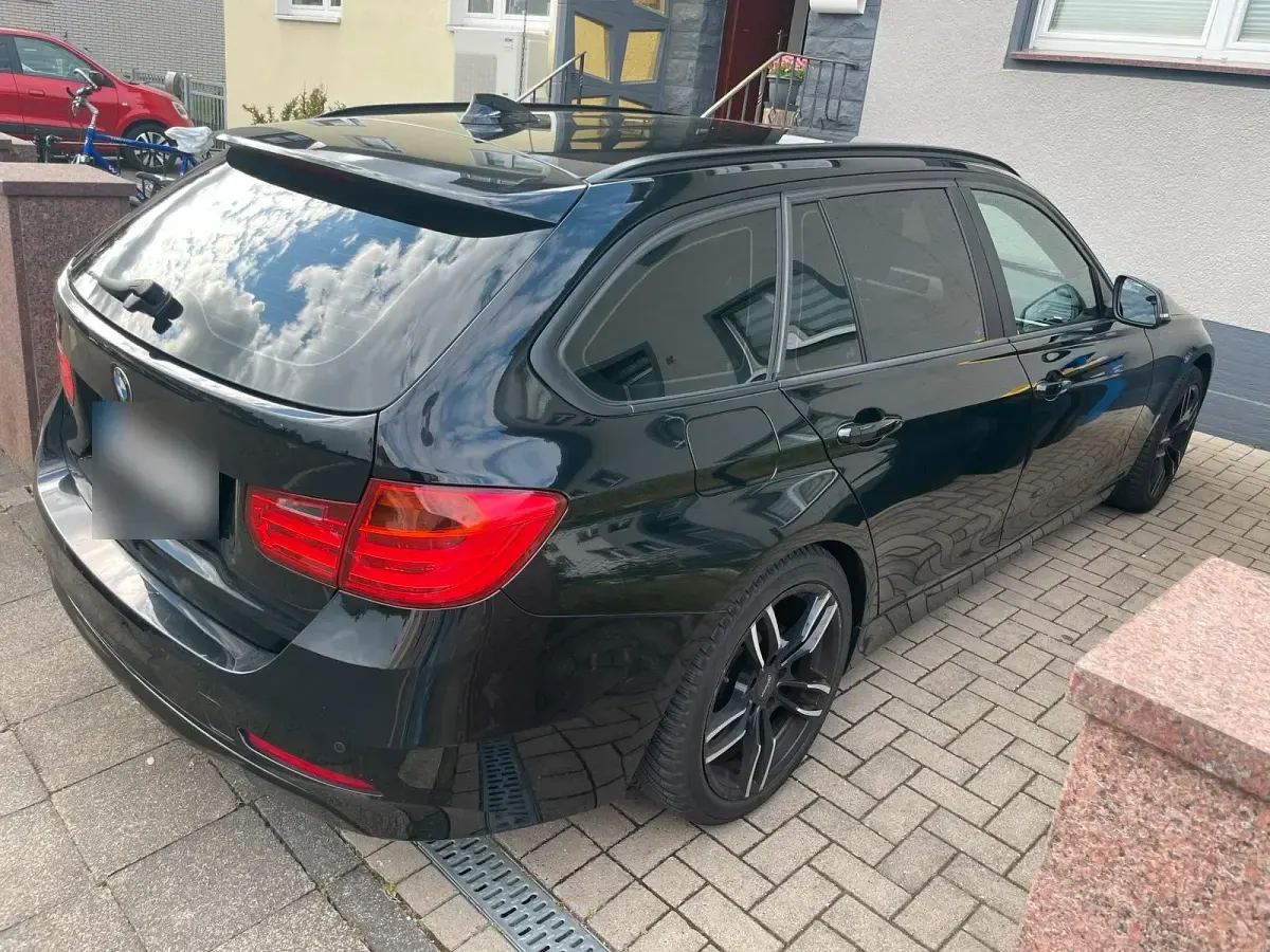 Gebraucht BMW 320 2013 Schwarz Kombi