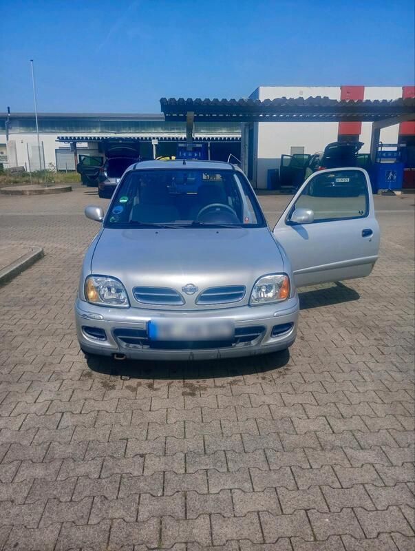 Silber Gebraucht 2002 Nissan Micra Kleinwagen | 1.400 € (Fairer Preis) - Bild 1/4