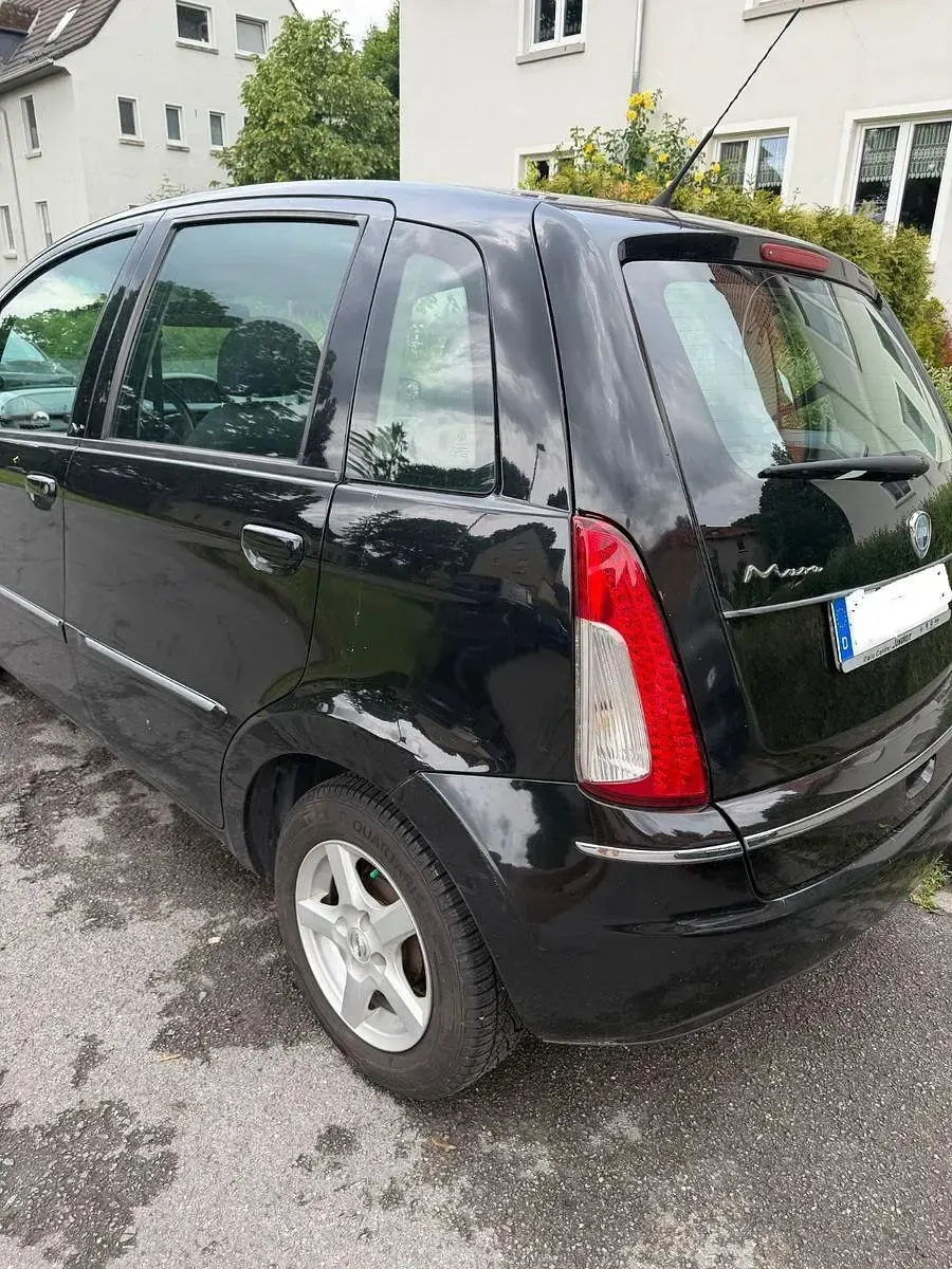 Gebraucht Lancia Musa 77 PS (56 kW) 2009 Schwarz Van / Kleinbus