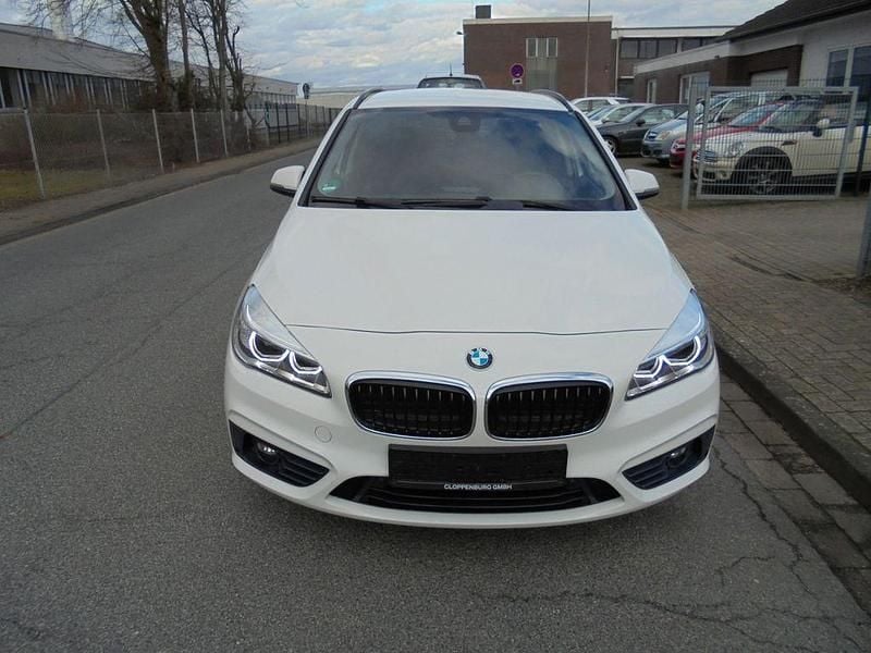 Gebraucht BMW 218 Active Tourer Sport Line 150 PS (110 kW) 2016 Weiß Van / Kleinbus