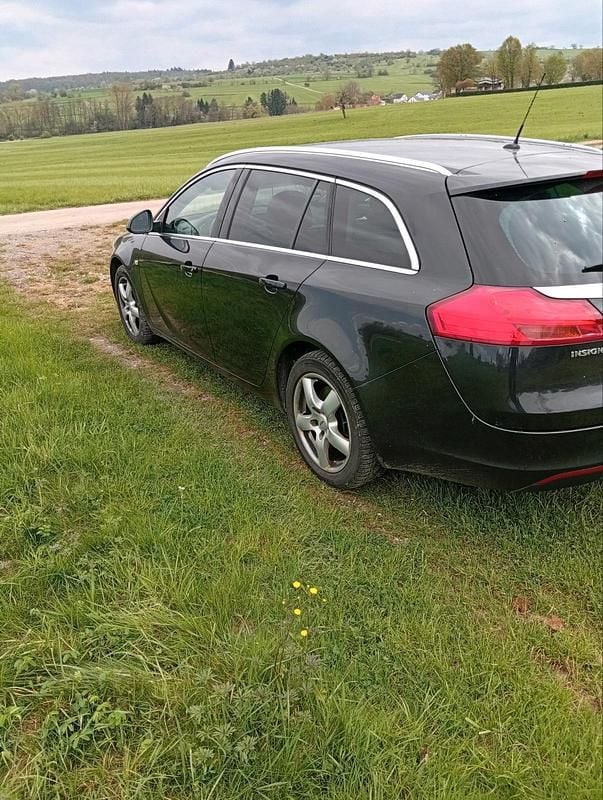 Second-hand Opel Insignia 2011 Negru Berlinǎ