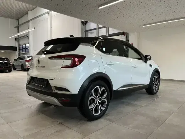 Gebraucht Renault Captur Intens 140 PS (102 kW) 2021 Perlmutt weiß / dach schwarz SUV