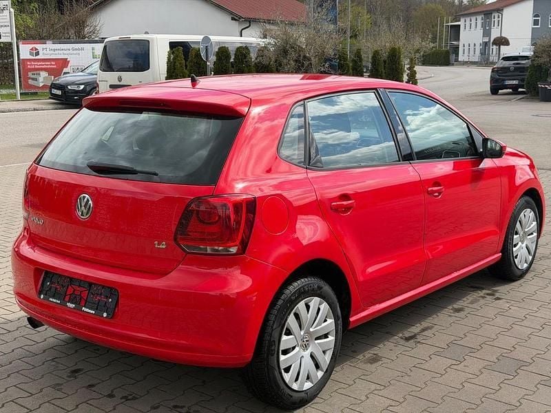 Used VW Polo 86 HP (63 kW) 2011 Red Hatchback