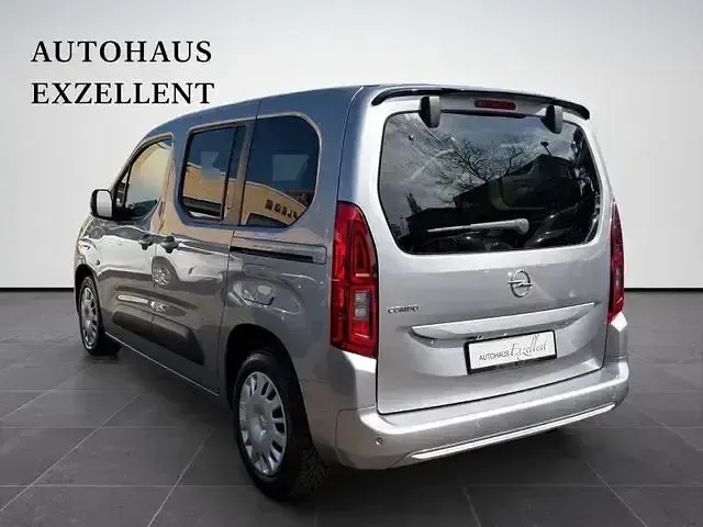 Gebraucht Opel Combo Life Elegance 131 PS (96 kW) 2022 Andere Limousine