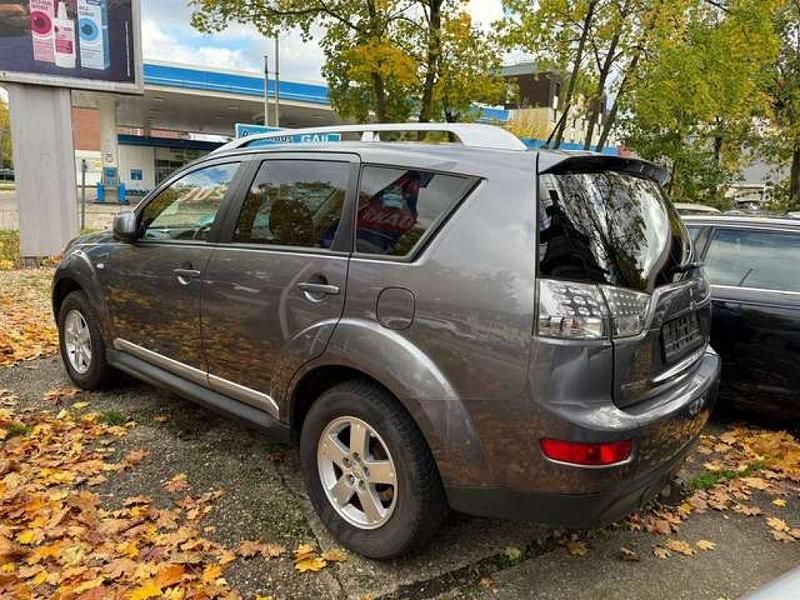 Gebraucht Mitsubishi Outlander 170 PS (125 kW) 2009 Grau SUV