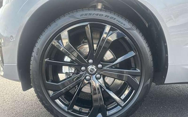 Gebraucht Volvo XC60 Plus 250 PS (183 kW) 2025 Silver dawn SUV