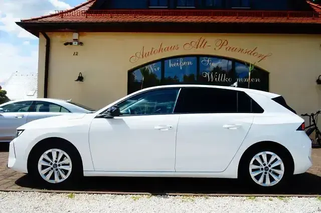 Gebraucht Opel Astra Edition 131 PS (96 kW) 2024 Weiß Kleinwagen