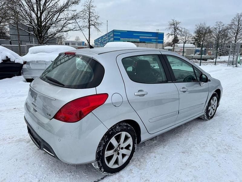 Gebraucht Peugeot 308 Active 120 PS (88 kW) 2011 Grau Limousine