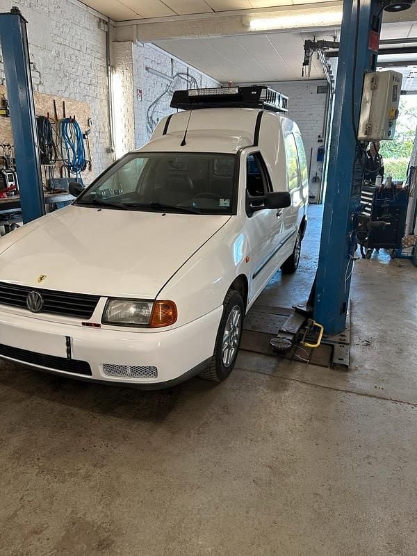 Weiß Gebraucht 2001 VW Caddy Van / Kleinbus | 3.150 € - Bild 1/4