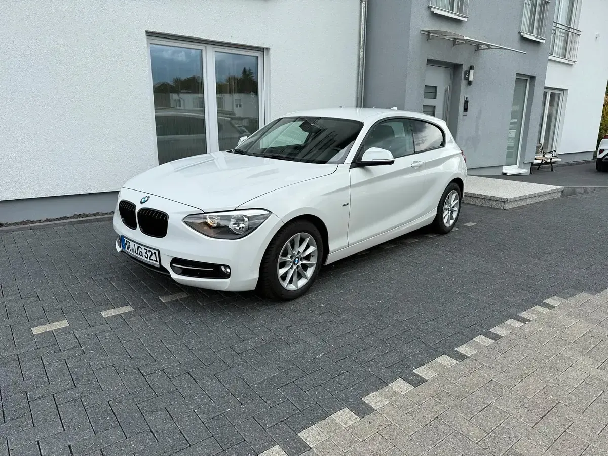 Gebraucht BMW 114 102 PS (75 kW) 2014 Weiß Kleinwagen