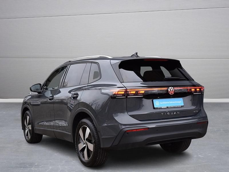Neu VW Tiguan Life 150 PS (110 kW) 2025 Schwarz SUV