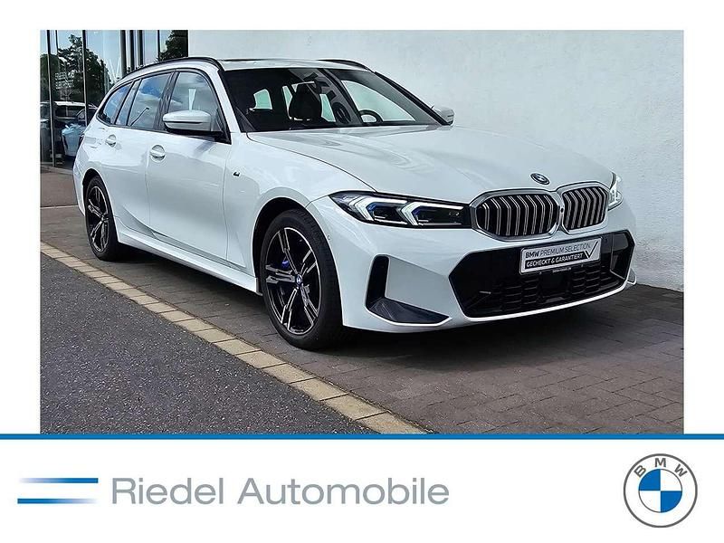 Alpinweiß uni Gebraucht 2024 BMW 330e M Sport Kombi | 47.790 € (Etwas zu teuer) - Bild 1/3
