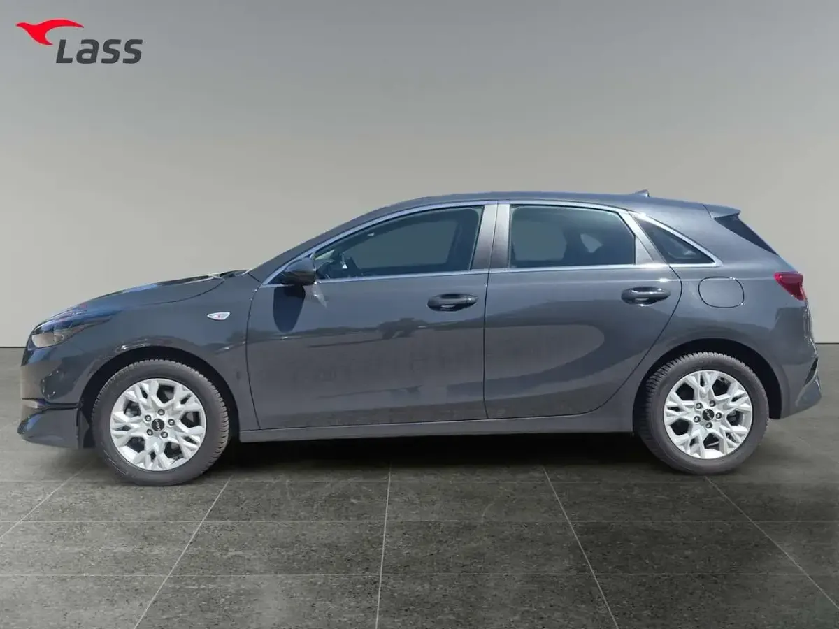 Używany Kia Ceed Vision 140 KM (102 kW) 2025 Szary Hatchback