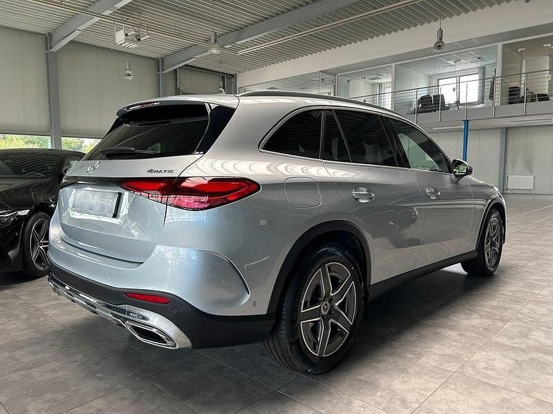 Gebraucht Mercedes GLC300 Premium 258 PS (189 kW) 2023 Silber SUV