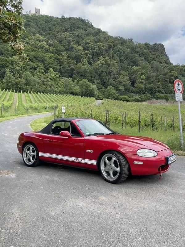 Rot Gebraucht 1999 Mazda MX5 Cabrio | 7.400 € (Teuer) - Bild 1/4