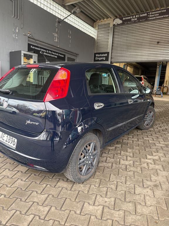 Gebraucht Fiat Punto 65 PS (47 kW) 2009 Schwarz Kleinwagen