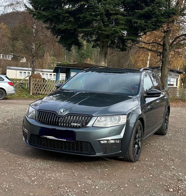Grau Gebraucht 2017 Skoda Octavia RS Kombi | 12.500 € (Superpreis) - Bild 1/4