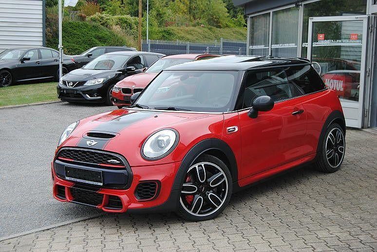 Rot Gebraucht 2016 Mini John Cooper Works Kleinwagen | 16.990 € (Fairer Preis) - Bild 1/4